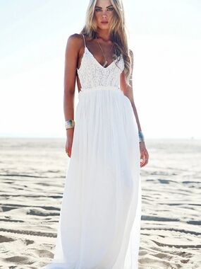 Bohemian White Lace Bodice Spaghetti-Strap Open Back Maxi Dress